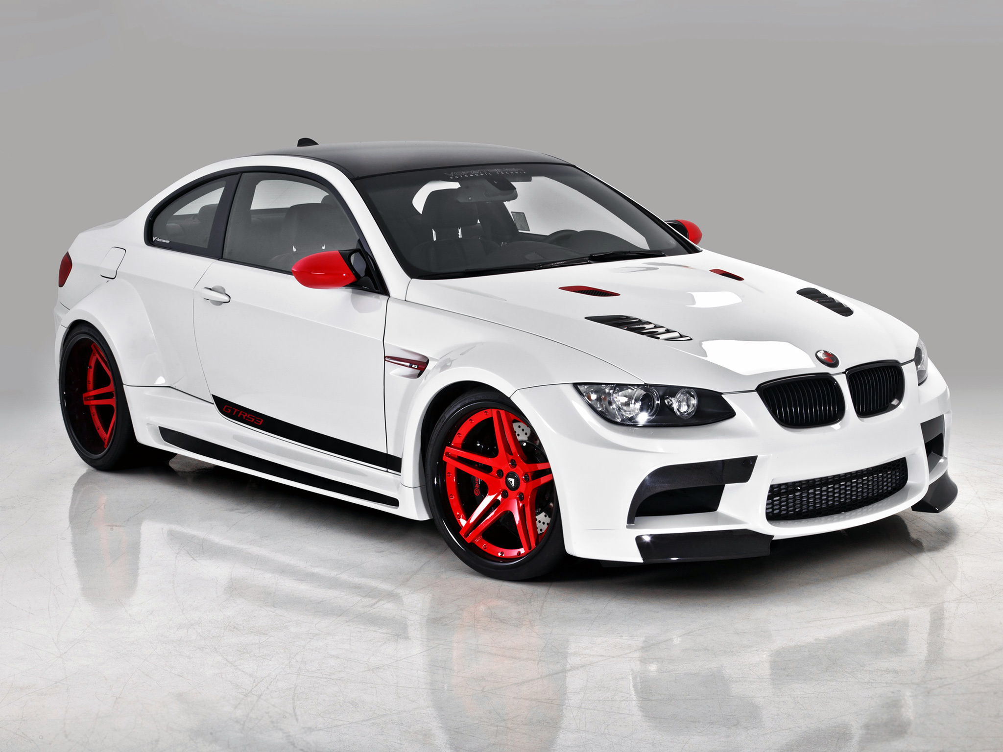 کۆمپانیای BMW یادی سەد ساڵەی دامەزراندنی دەکاتەوە